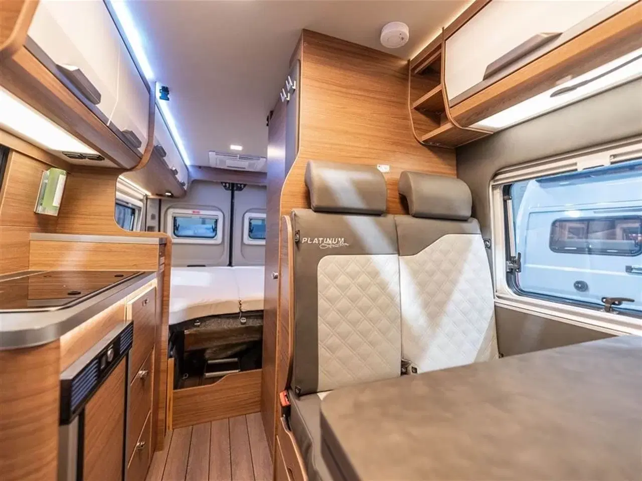 Billede 3 - 2026 - Knaus Boxlife 600 ME Platinum Selection   van under 6 meter med langsgående seng