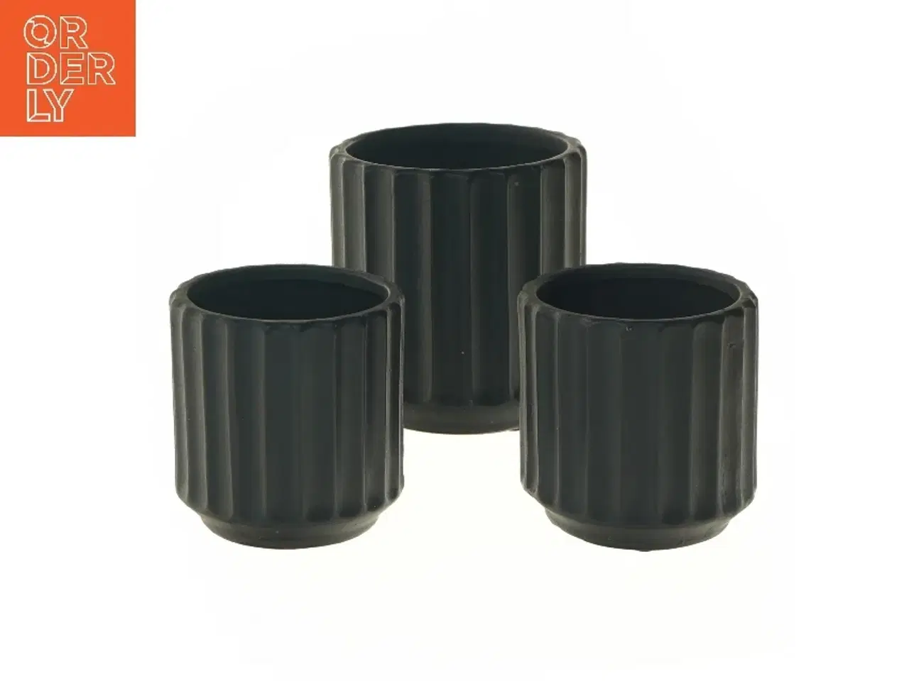 Billede 1 - Sort ribbet potte sæt fra 2have (str. 3 stk Ø 10 & 10 & 12 cm)