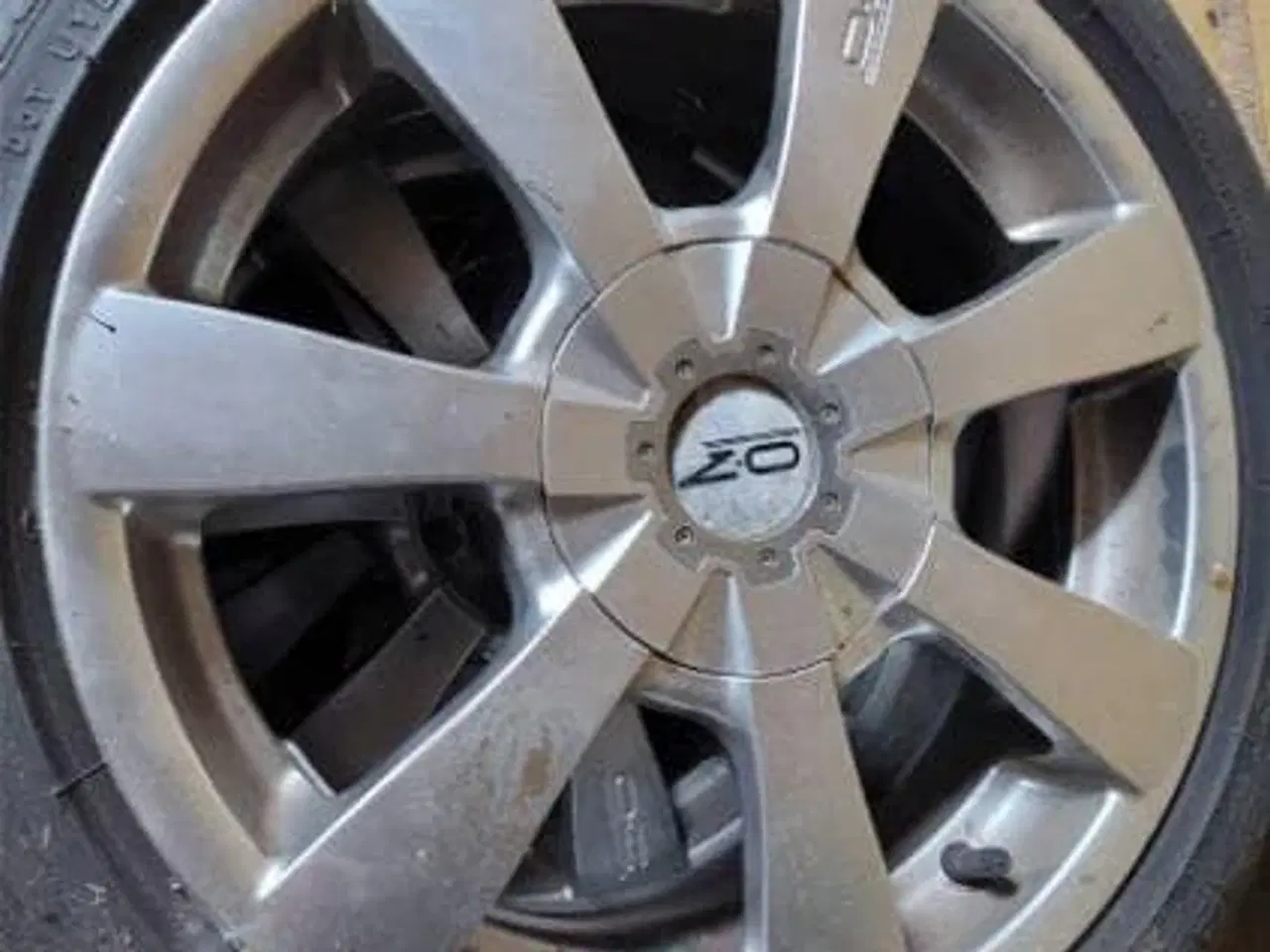 Billede 1 - OZ fælge med dæk.