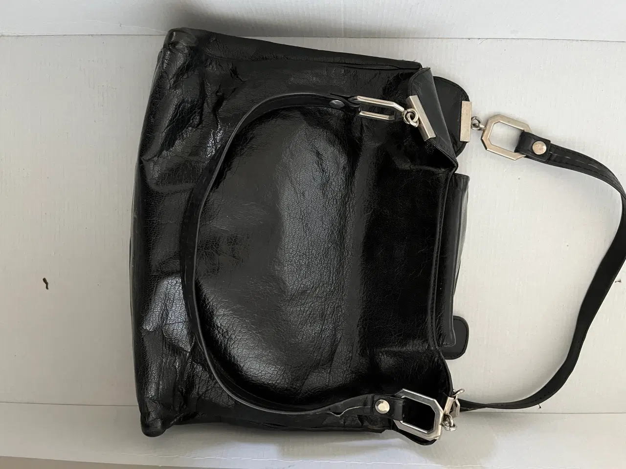 Billede 1 - Flot håndtaske  i læder
