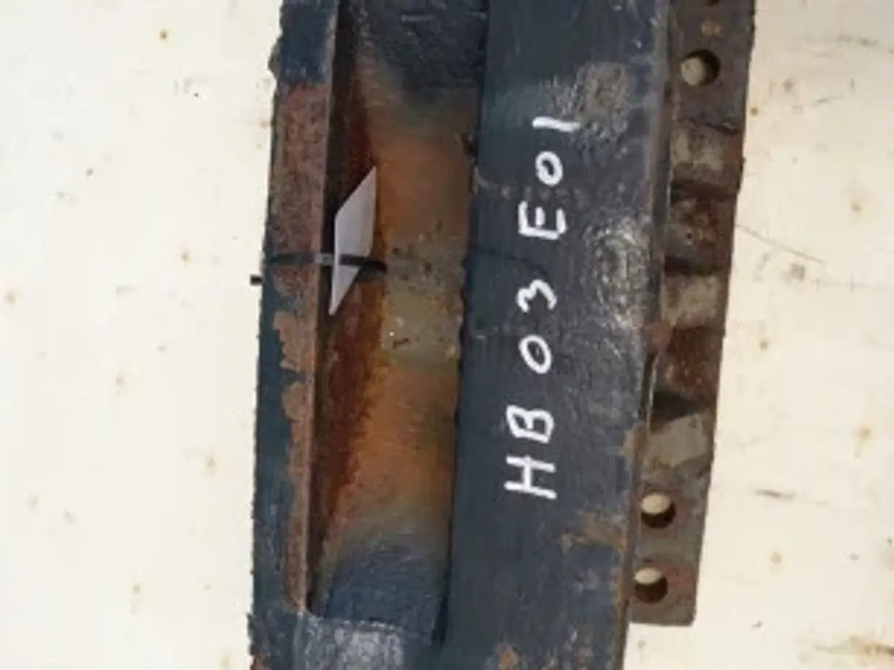 Billede 11 - New Holland TG285 Vægtklods Base 446069A1