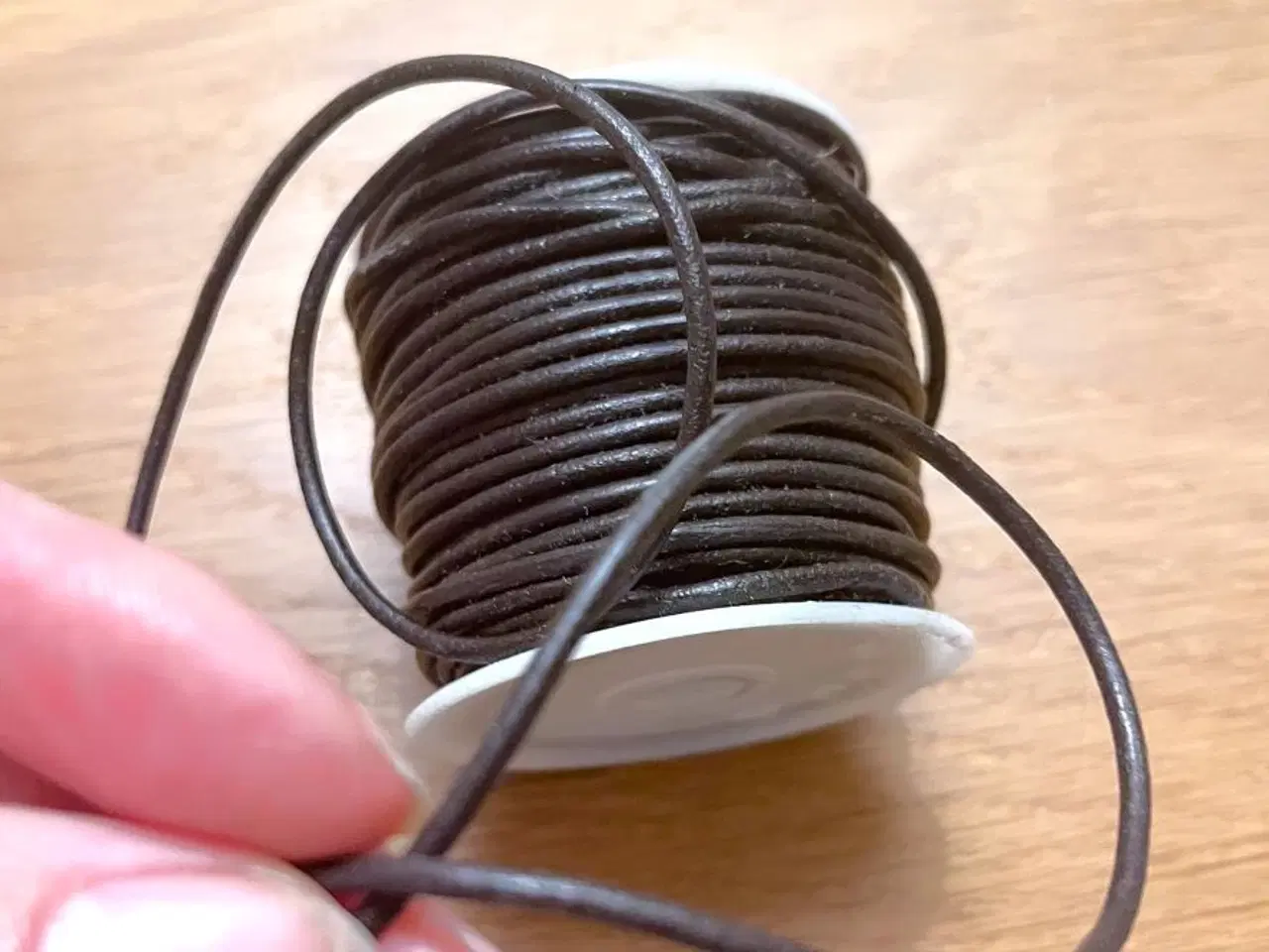 Billede 2 - Ubrugt lædersnøre i metermål - mængderabat.