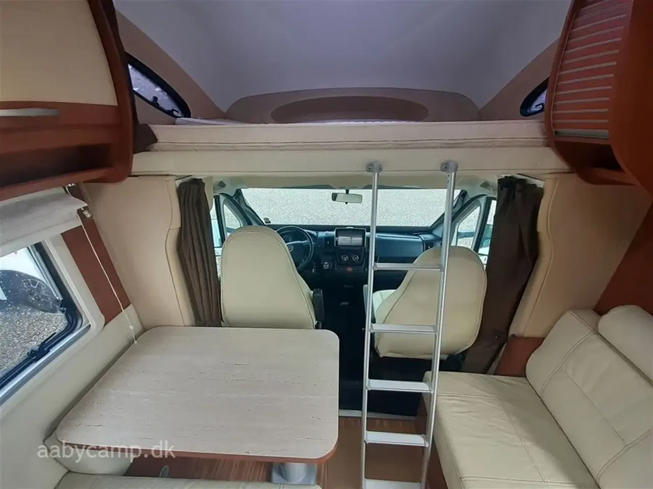 Billede 9 - 2012 - P.L.A M 742   Alkovemodel. lyse lædersæder. ovn.