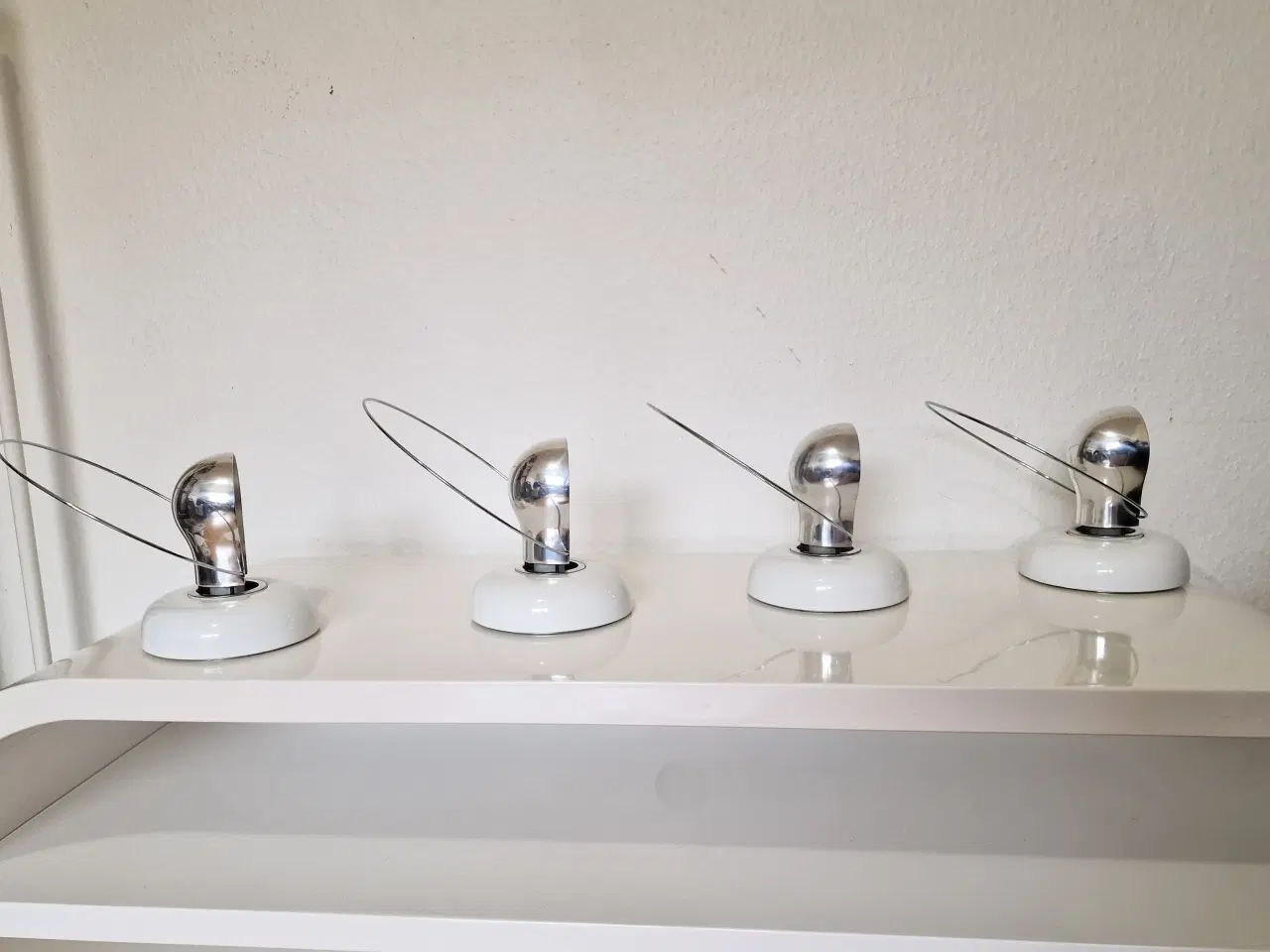 Billede 2 - 4 stk Unikke vintage 'Bisbi' væglamper.