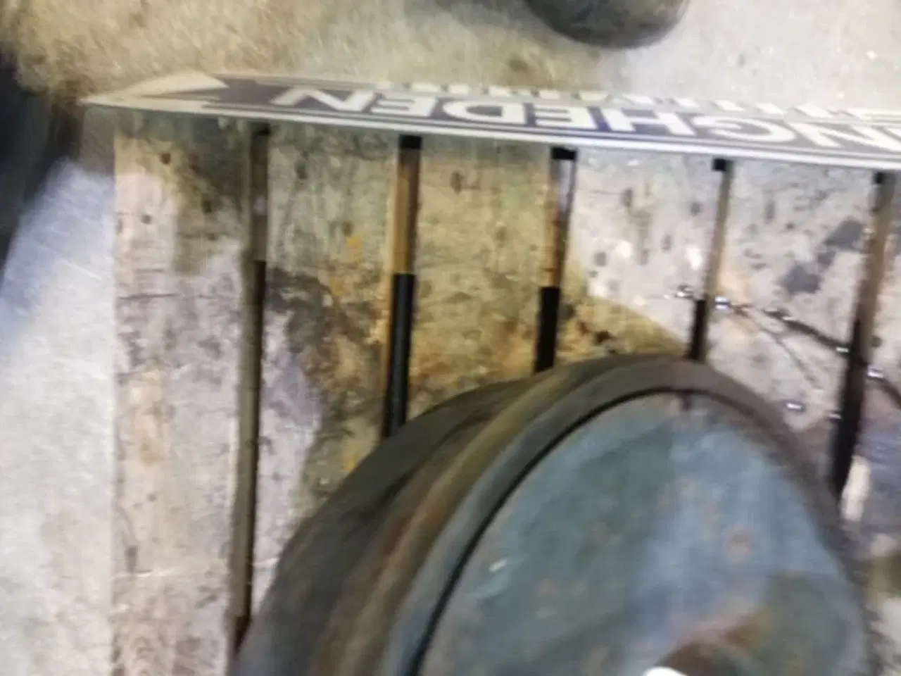 Billede 9 - Hesston 4900 Hjulnav 84053425