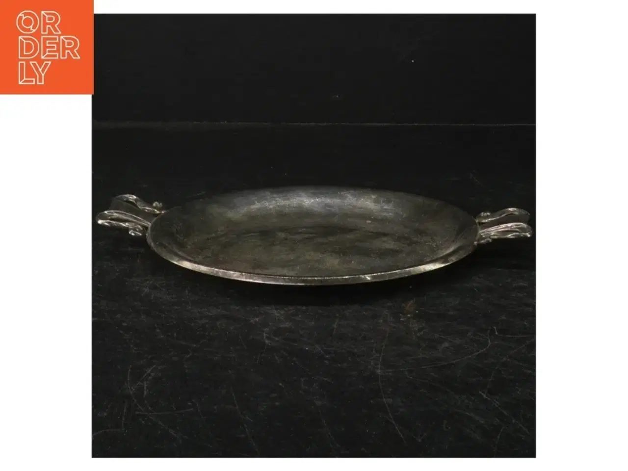 Billede 2 - Sølvfarvet metalbakke (str. Ø. 18 cm)