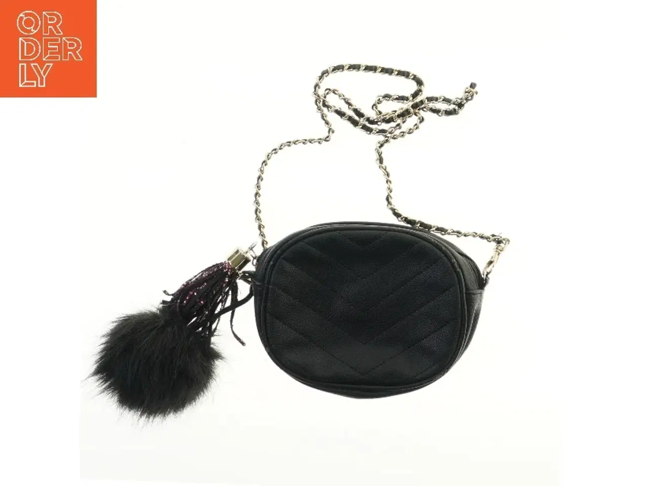Billede 2 - Petit By Sofie Schnoor Skuldertaske med kæde og kvast - sort (str. 20x15,5 cm)