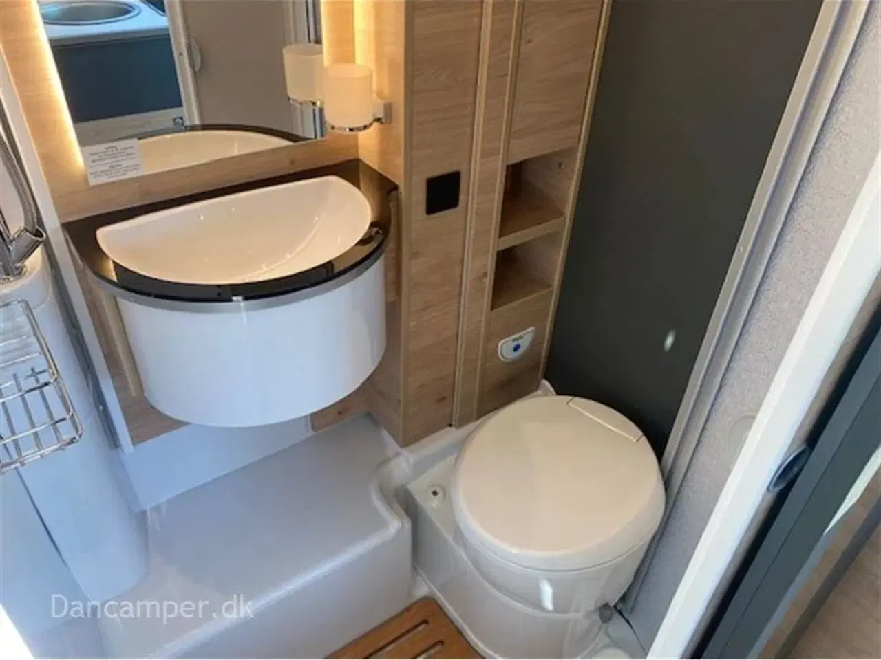 Billede 15 - 2025 - Dethleffs Globebus Camp T4   Flot slim line med 8-trins automatgear, 140 Hk, populær og meget rummelig trods sin længde på kun 6,63 m og 2,20 m i bredden