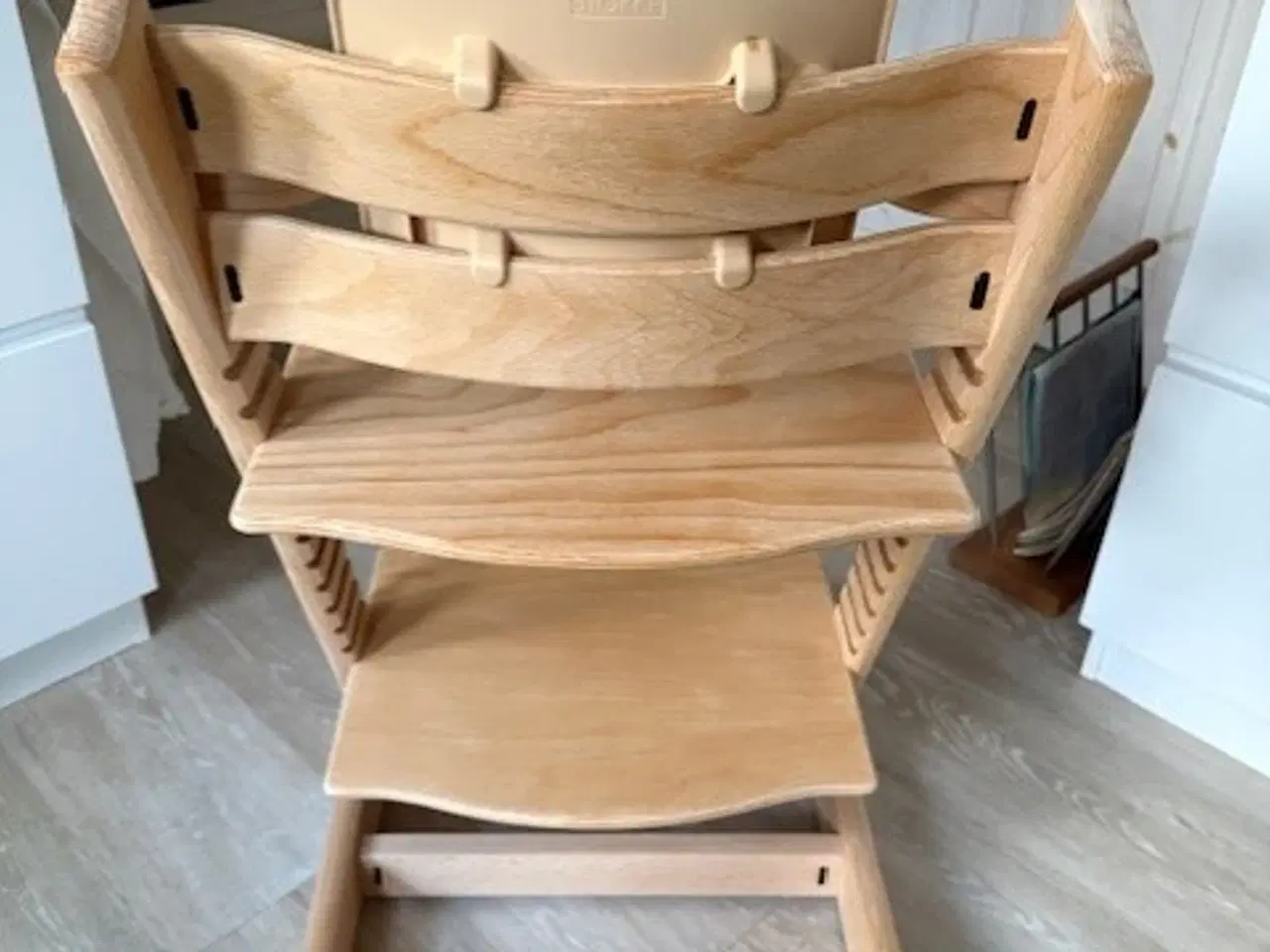 Billede 2 - Trip Trap Højstol i Massiv Bøg Lys Natur.