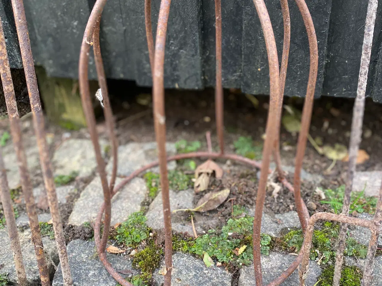 Billede 6 - Jernstativer m stjerne, kongekrone og klokke