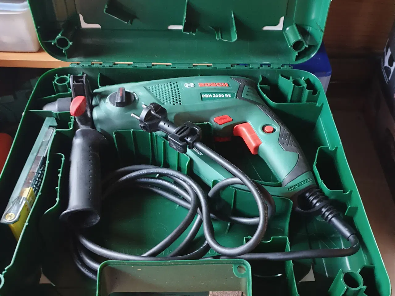 Billede 1 - Boch bore maskiner  med batteri oplader 