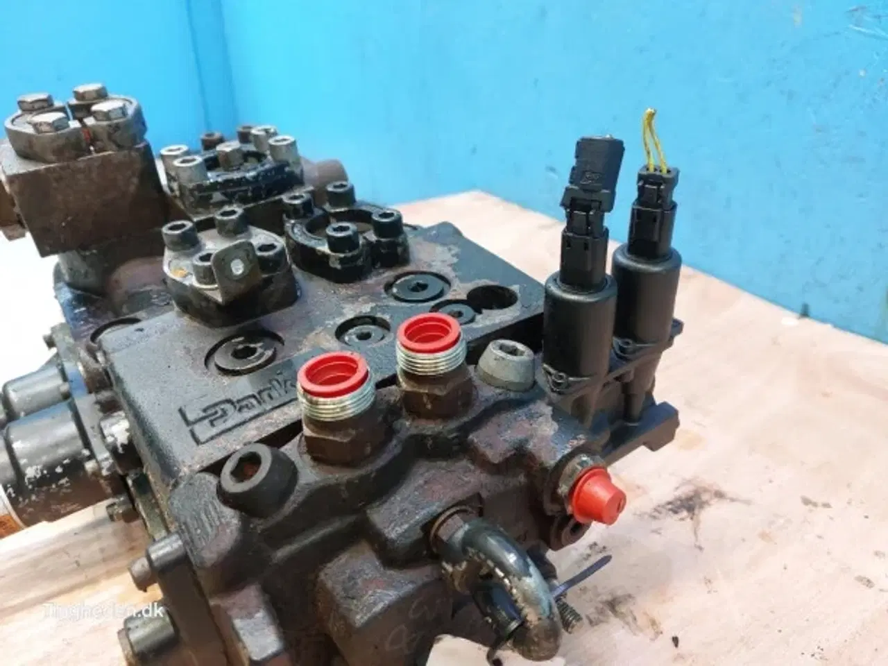 Billede 12 - JCB 427 HL Hydraulikventil 334/V1169