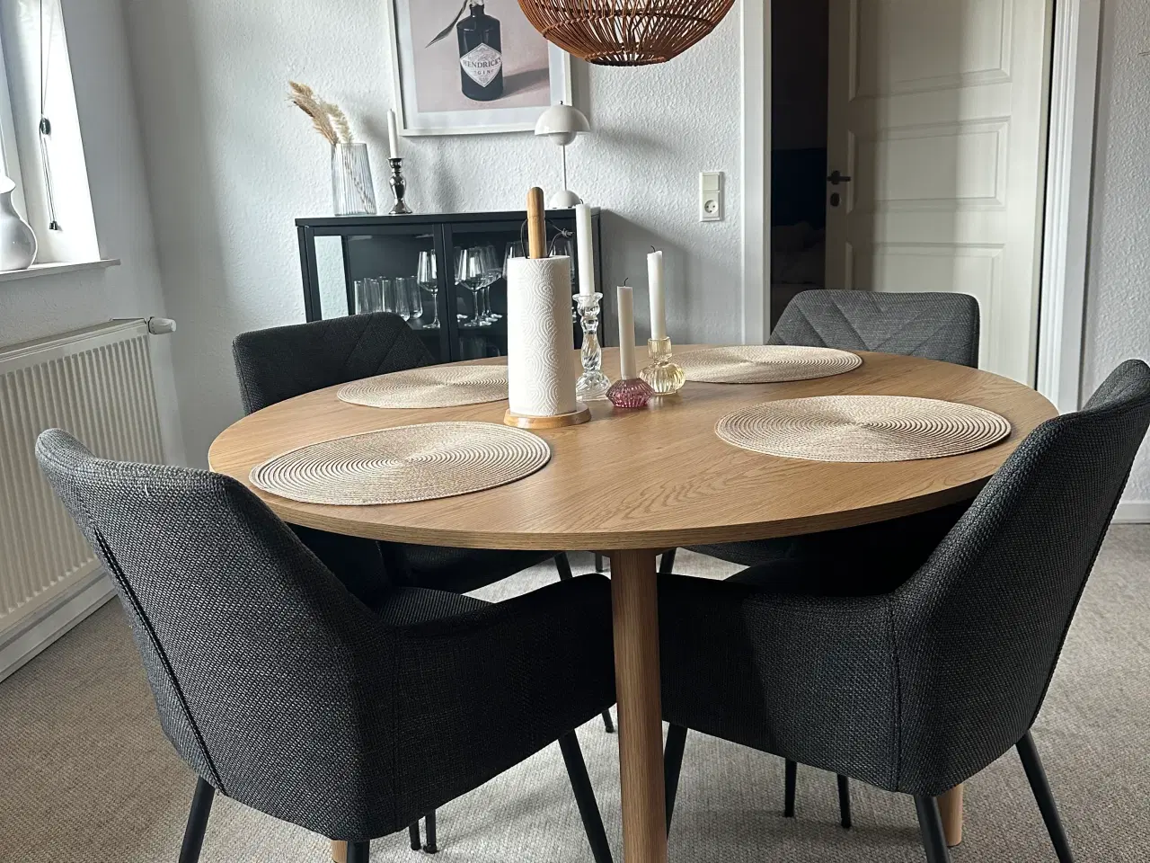 Billede 1 - Spisebord med stole