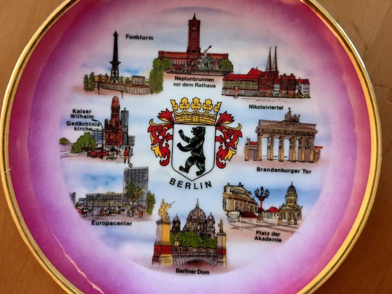 Billede 1 - Vintage souvenir platter fra Byer.