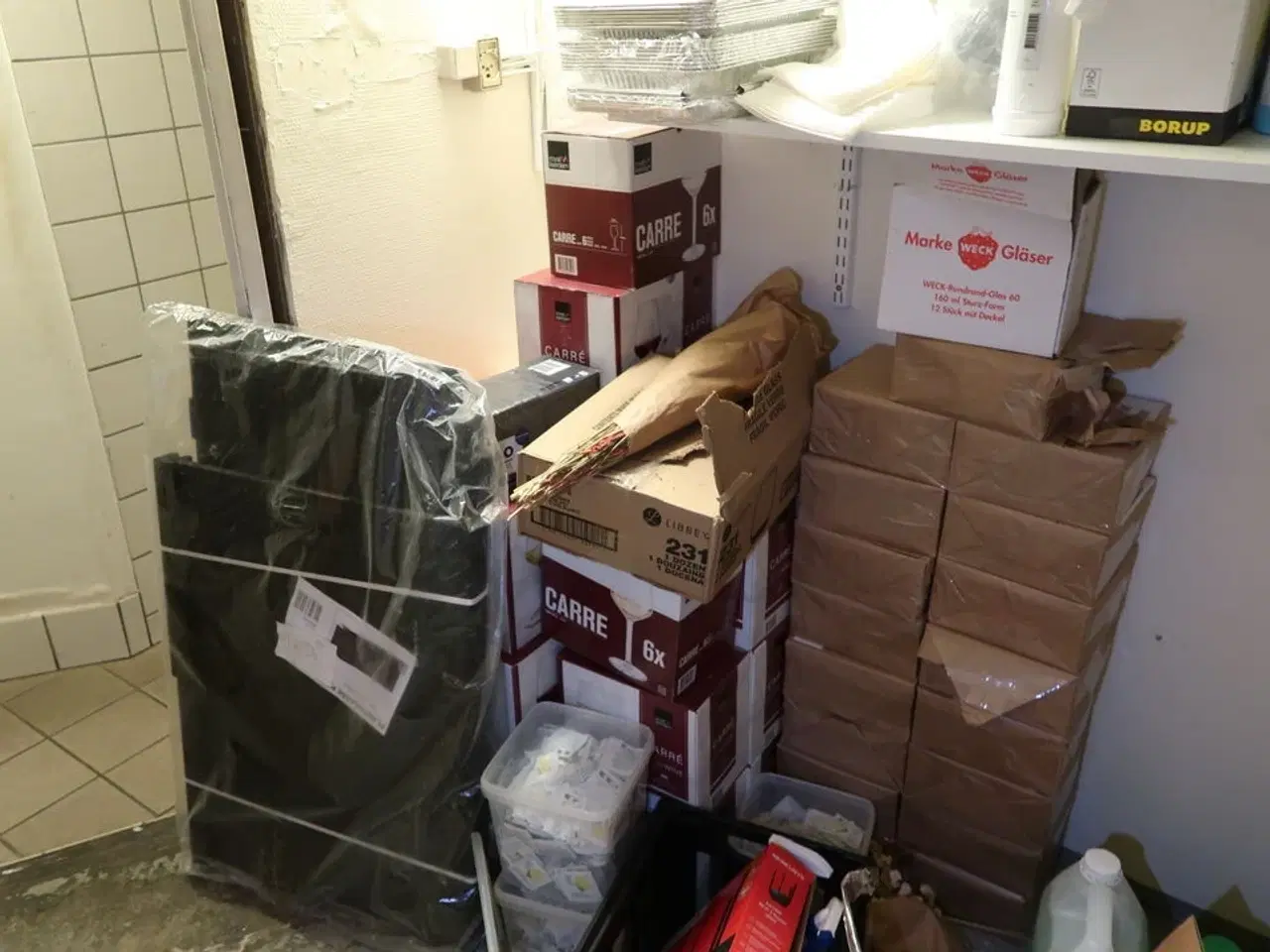 Billede 5 - Div. Engangsservice, vinglas, affaldsække, puder m.m.