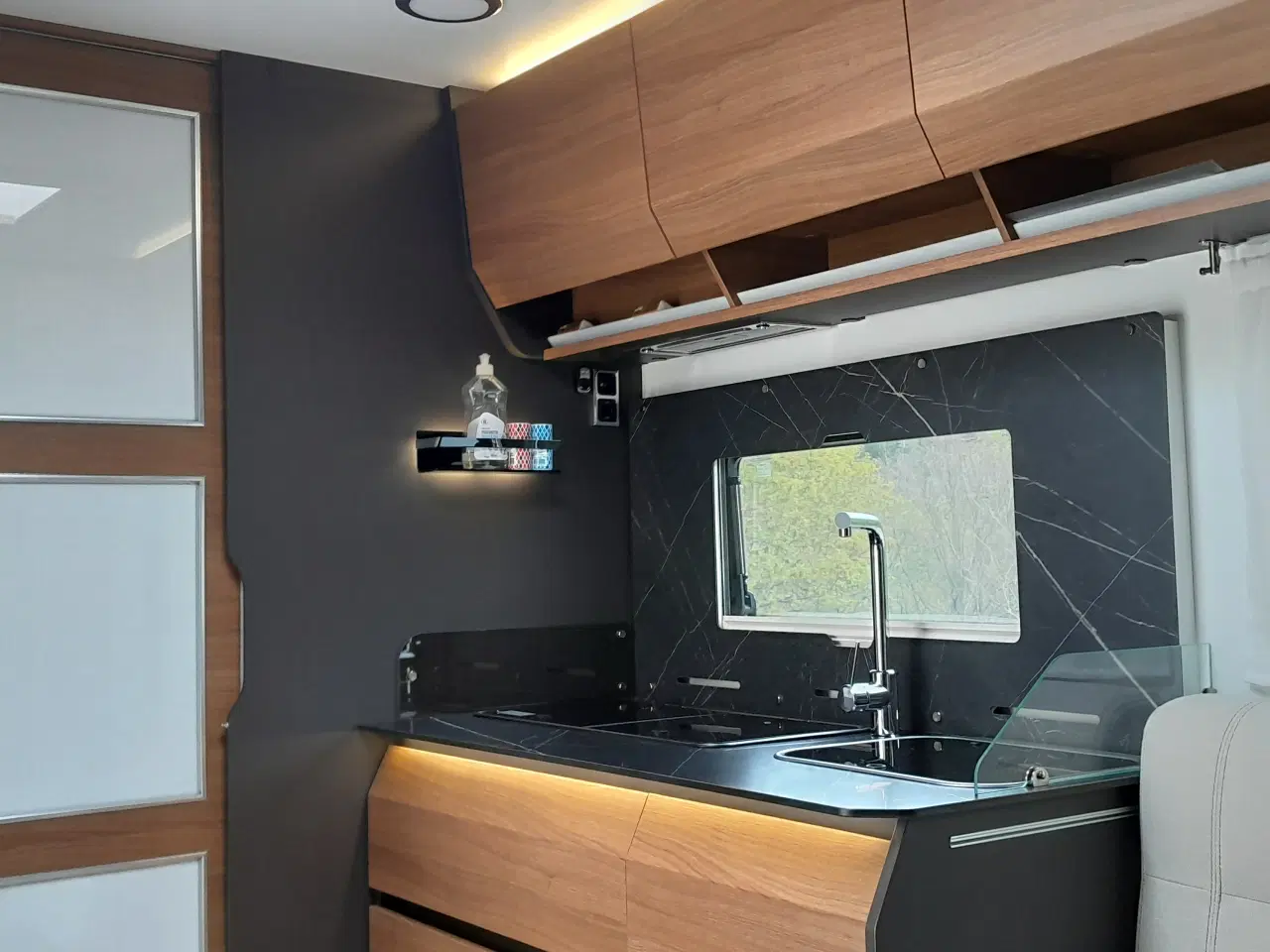 Billede 10 - Benimar Amphitryon North Autokapp A967 