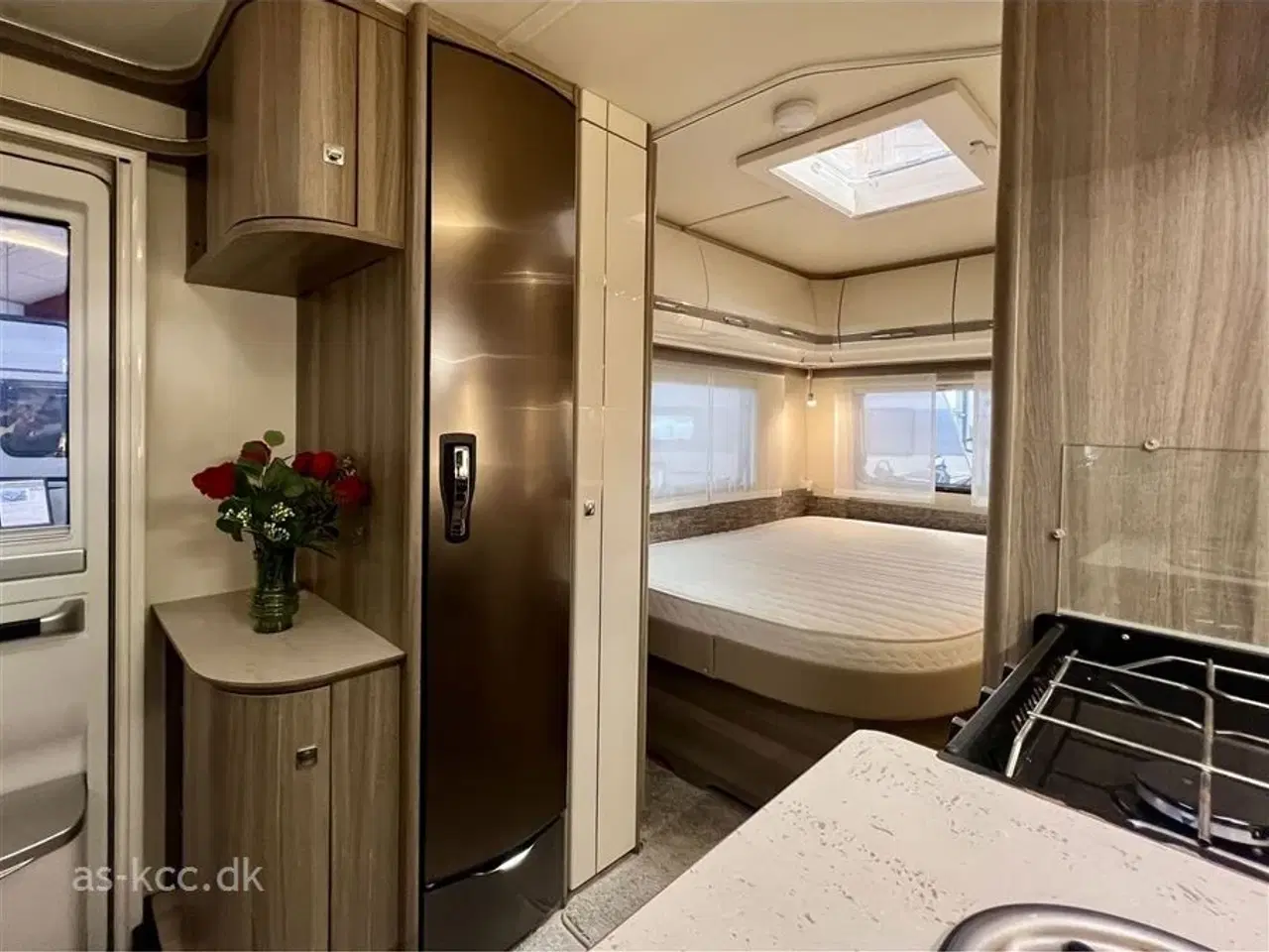 Billede 12 - 2018 - Fendt Tendenza 515 SF   Fendt Tendenza 515 SF årg. 2018. Mover 4 sovepladser, 5 siddepladser.