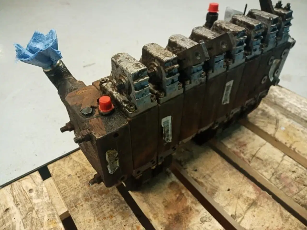 Billede 5 - Hydrema 906C Hydraulikventil 7200140