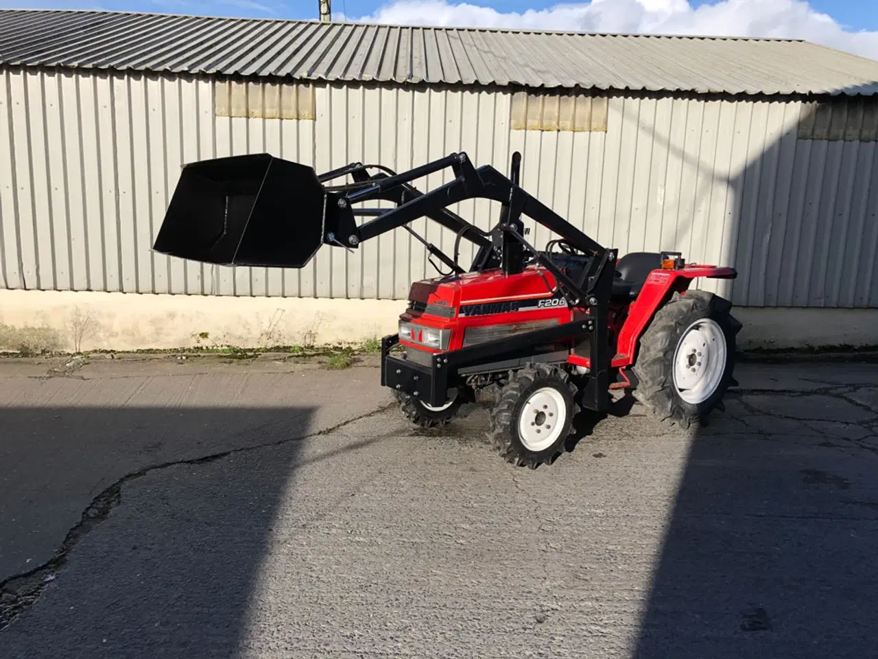 Billede 3 - Traktor ~ Yanmar F20D / 20 hk