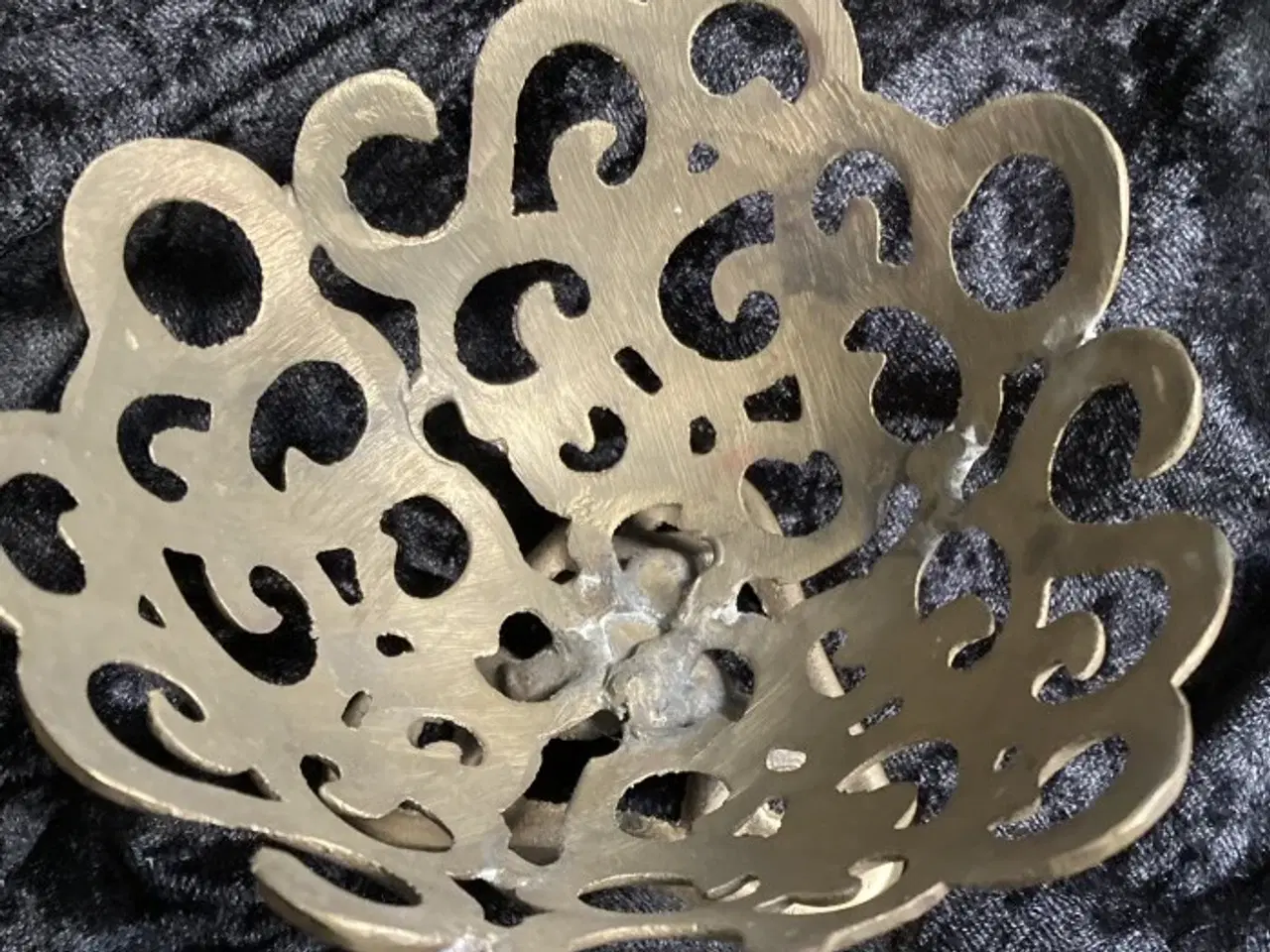 Billede 2 - To små messing-skåle med fin ornamentik 