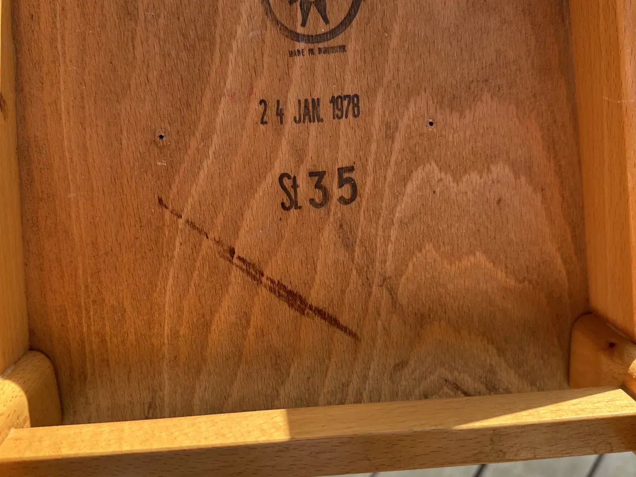 Billede 4 - Leika Børnebord og Hukit børnestole