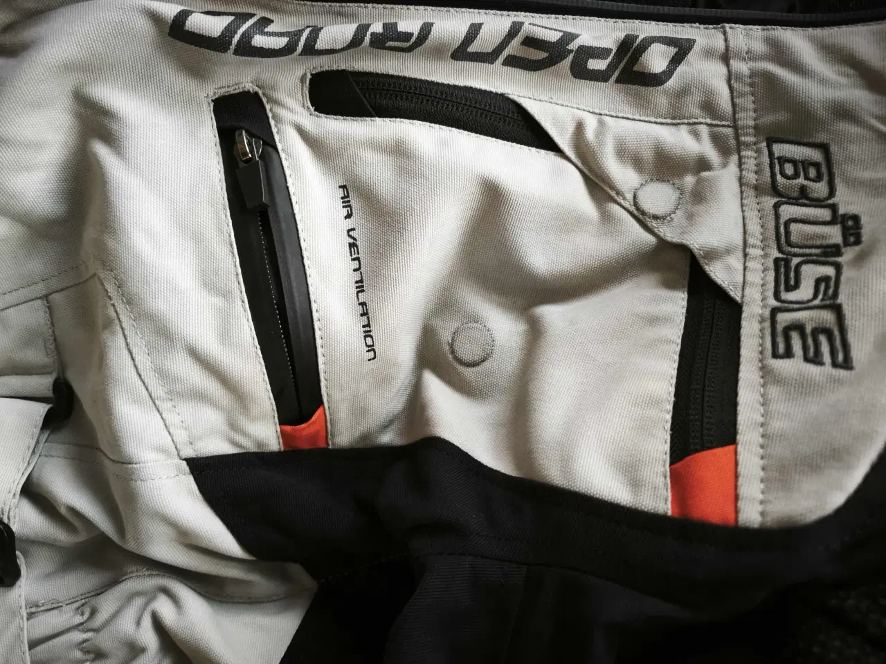 Billede 5 - Super lækkert og velholdt Büse All-Weather MC-sæt 