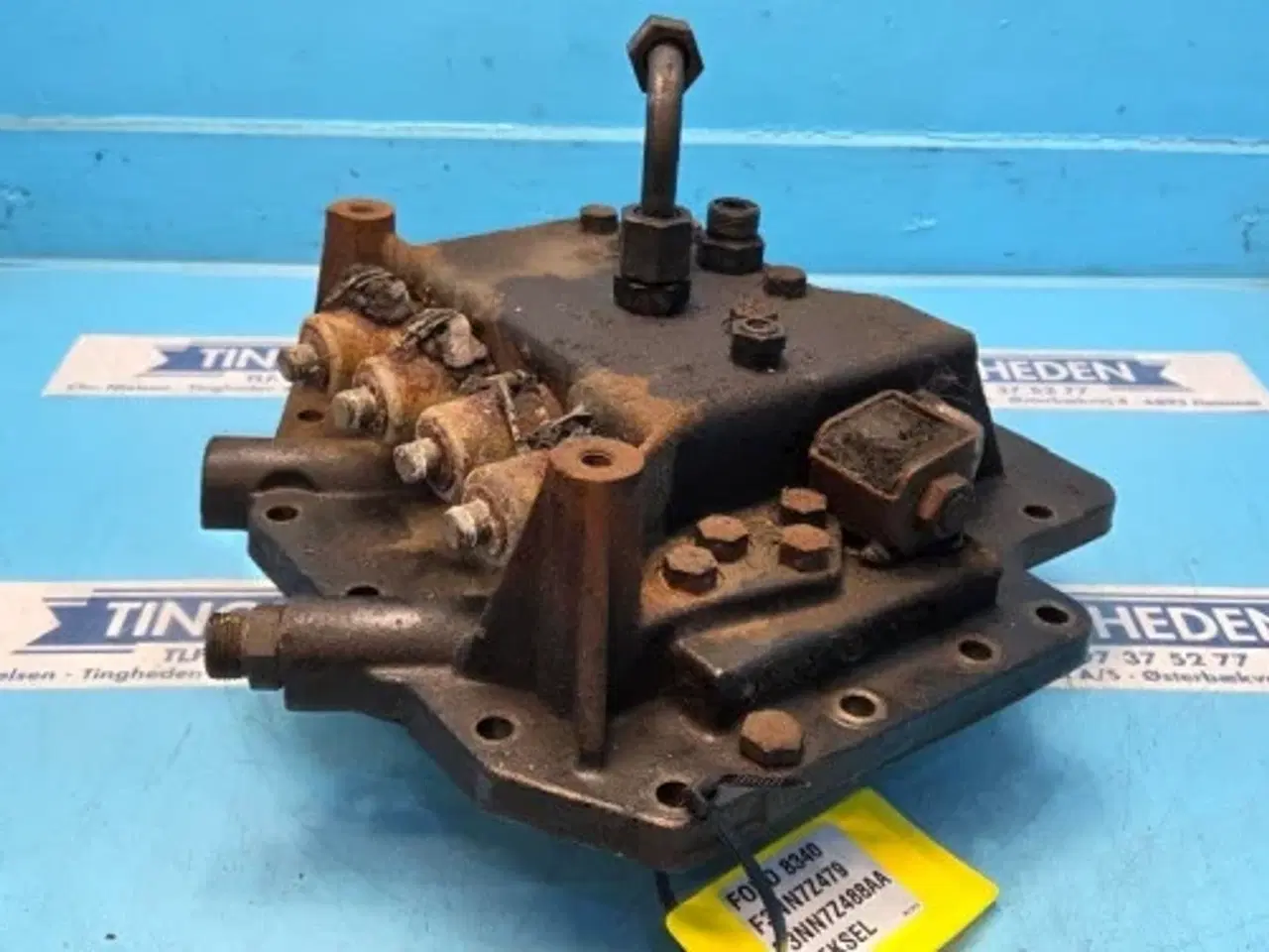 Billede 12 - Ford 8340 Dæksel F3NN7Z479