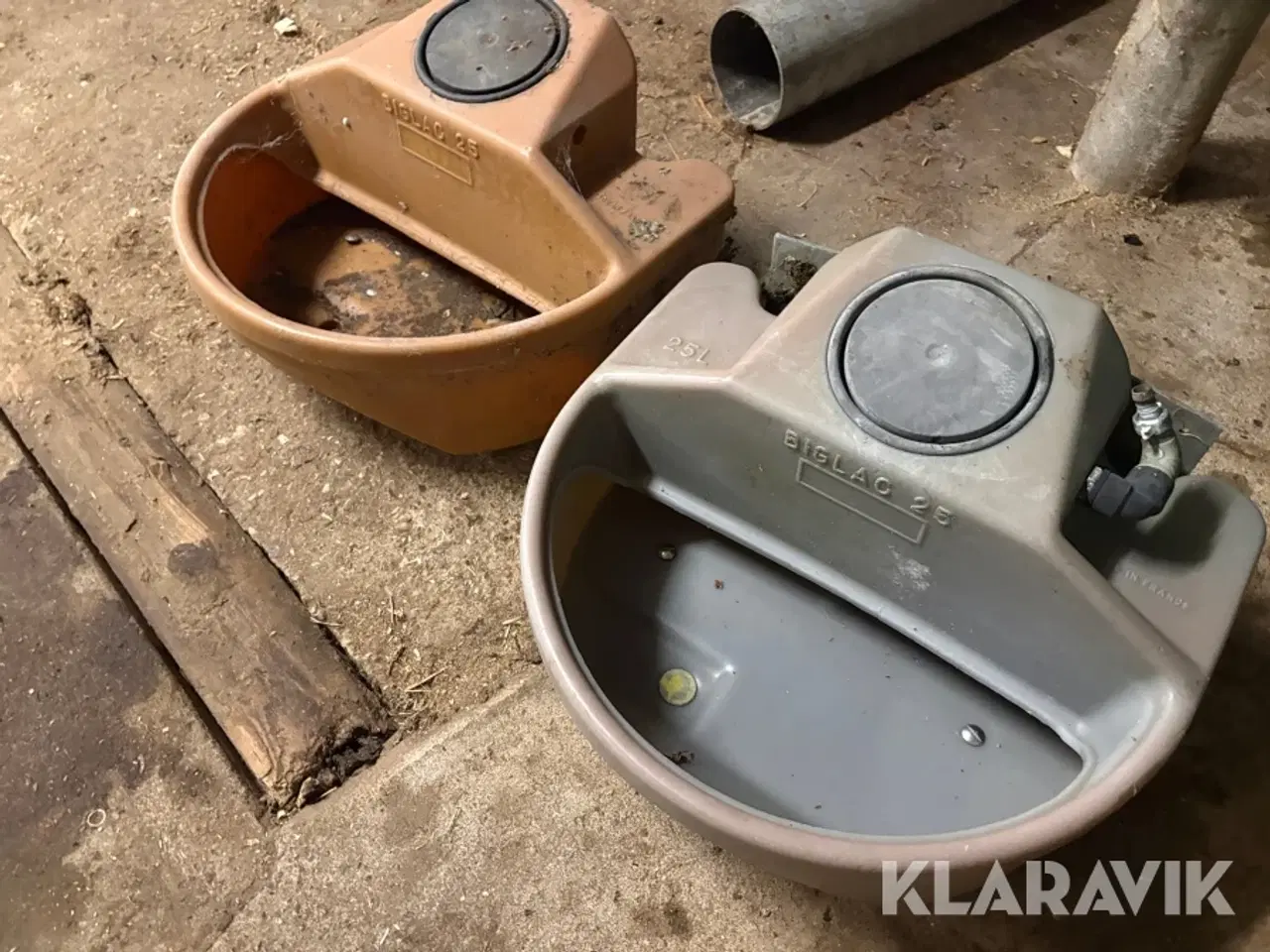 Billede 6 - Mineralbeholder og vandtrug