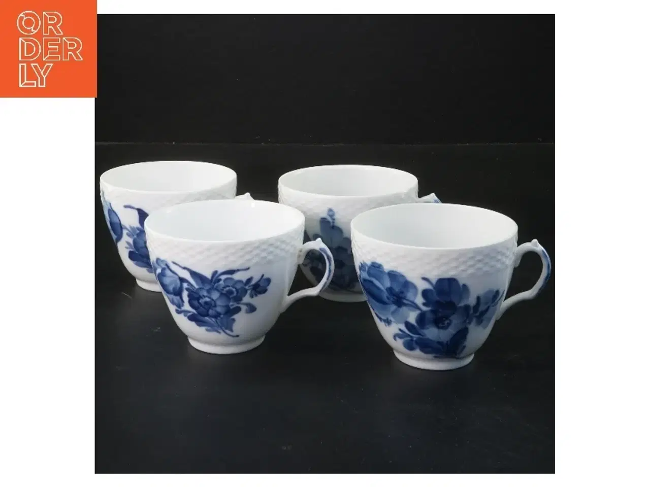 Billede 1 - Porcelænskopper med blå blomst motiv fra Royal Copenhagen (str. 4 stk Ø 8,5 cm længde 7 cm)