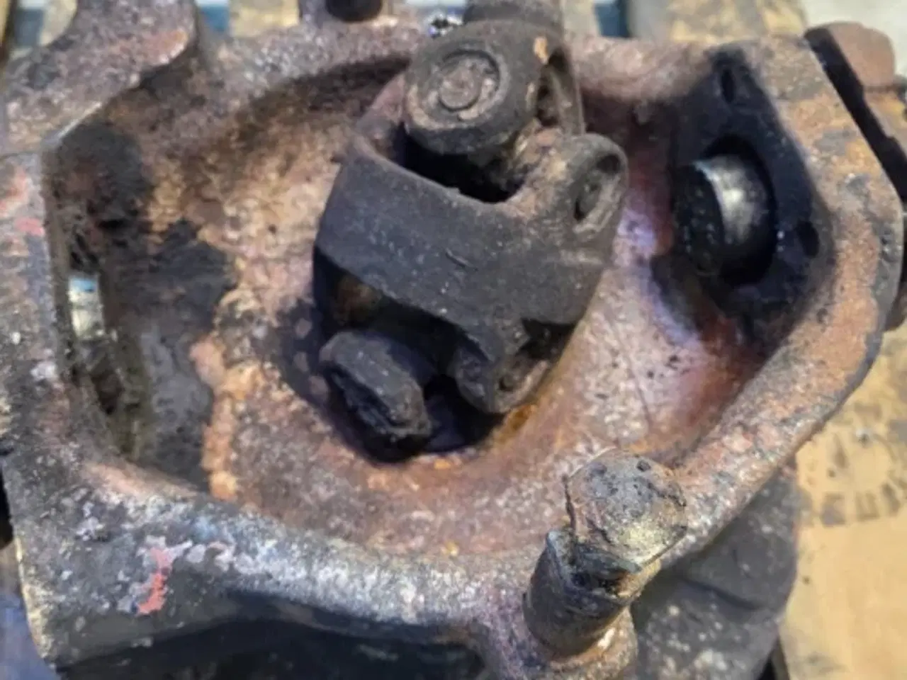 Billede 17 - New Holland LB115B Hjulnav R. 85825029