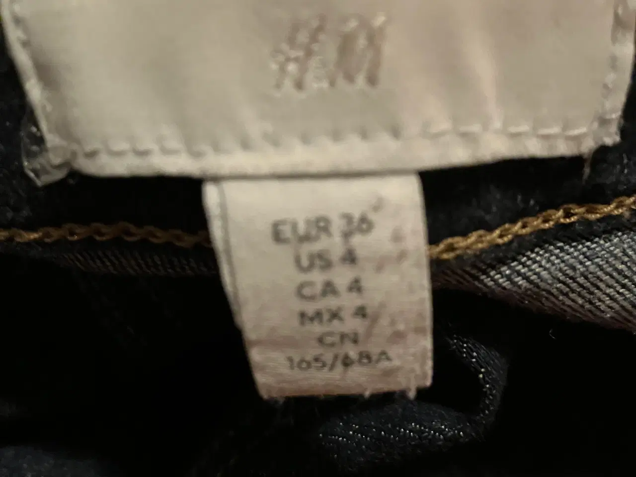 Billede 4 - Cowboybukser str eur 36 fra H&M næsten ubrugt 