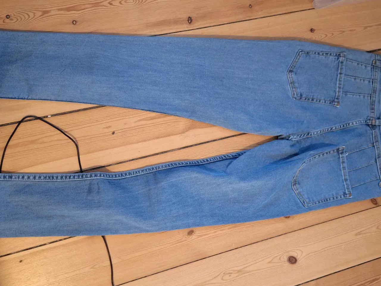 Billede 3 - AREF jeans str. 36