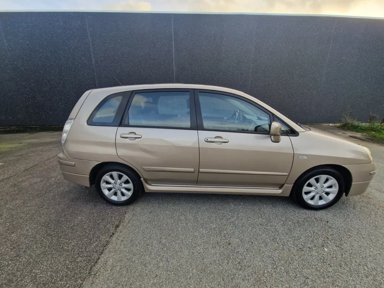 Billede 1 - Suzuki Liana 1,6 