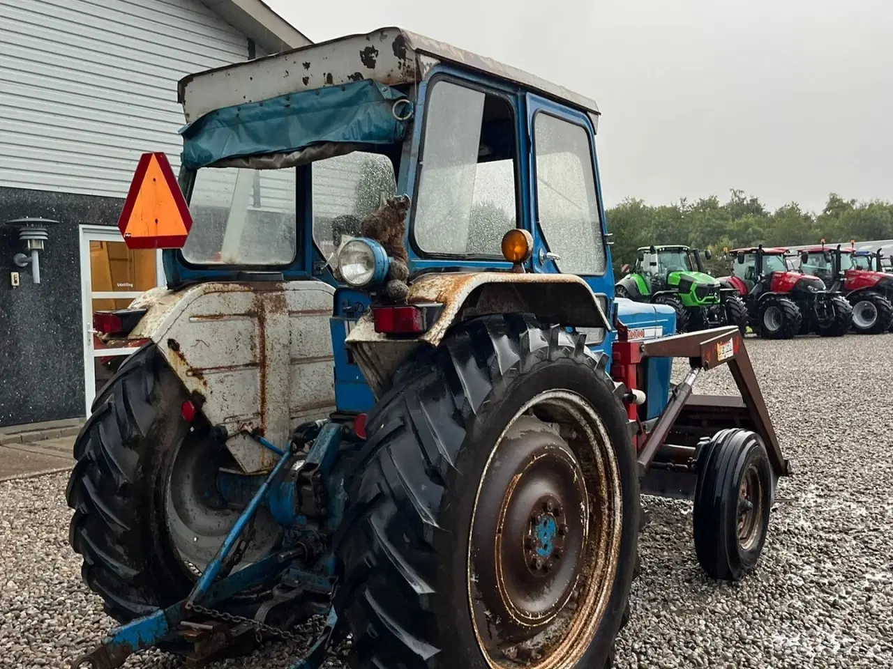 Billede 12 - Ford 4000 Y med frontlæsser monteret på
