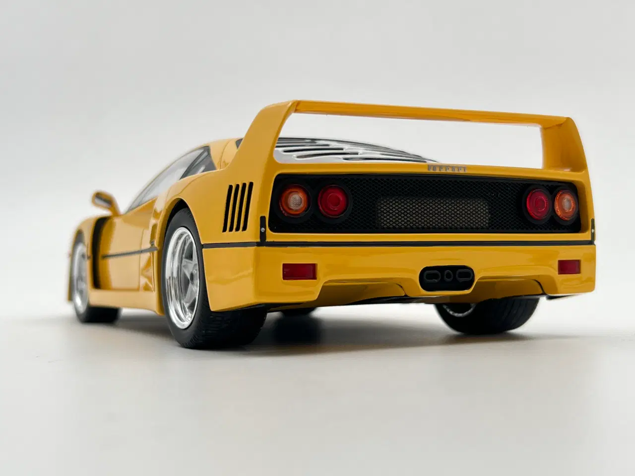 Billede 9 - 1987 Ferrari F40 - Limited Edition 56/999 - 1:18