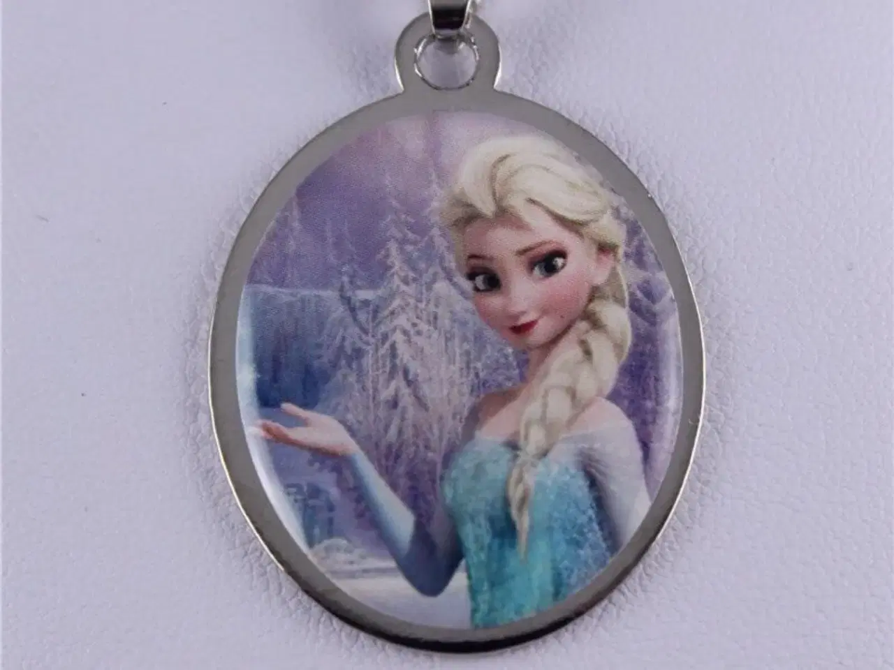 Billede 2 - Frost halskæde med Elsa halskæde