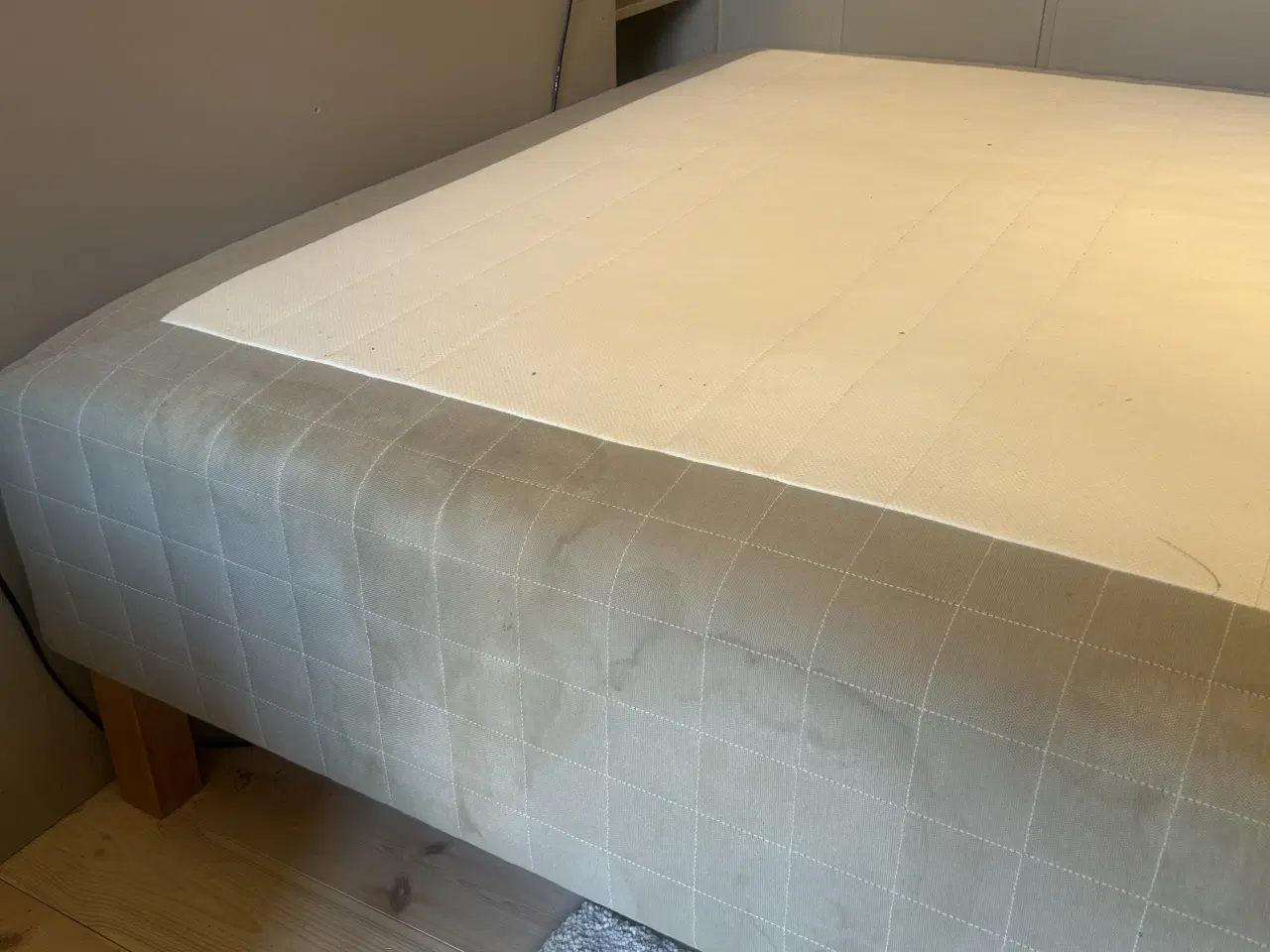 Billede 2 - Boksmadras fra ikea 
