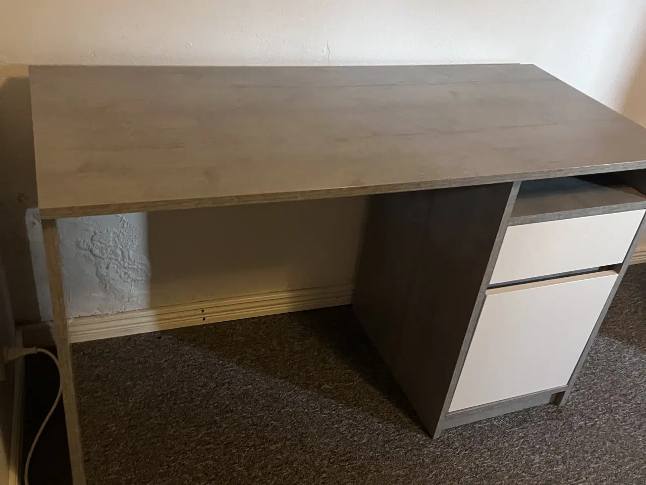 Billede 2 - skrivebord og kontorstol