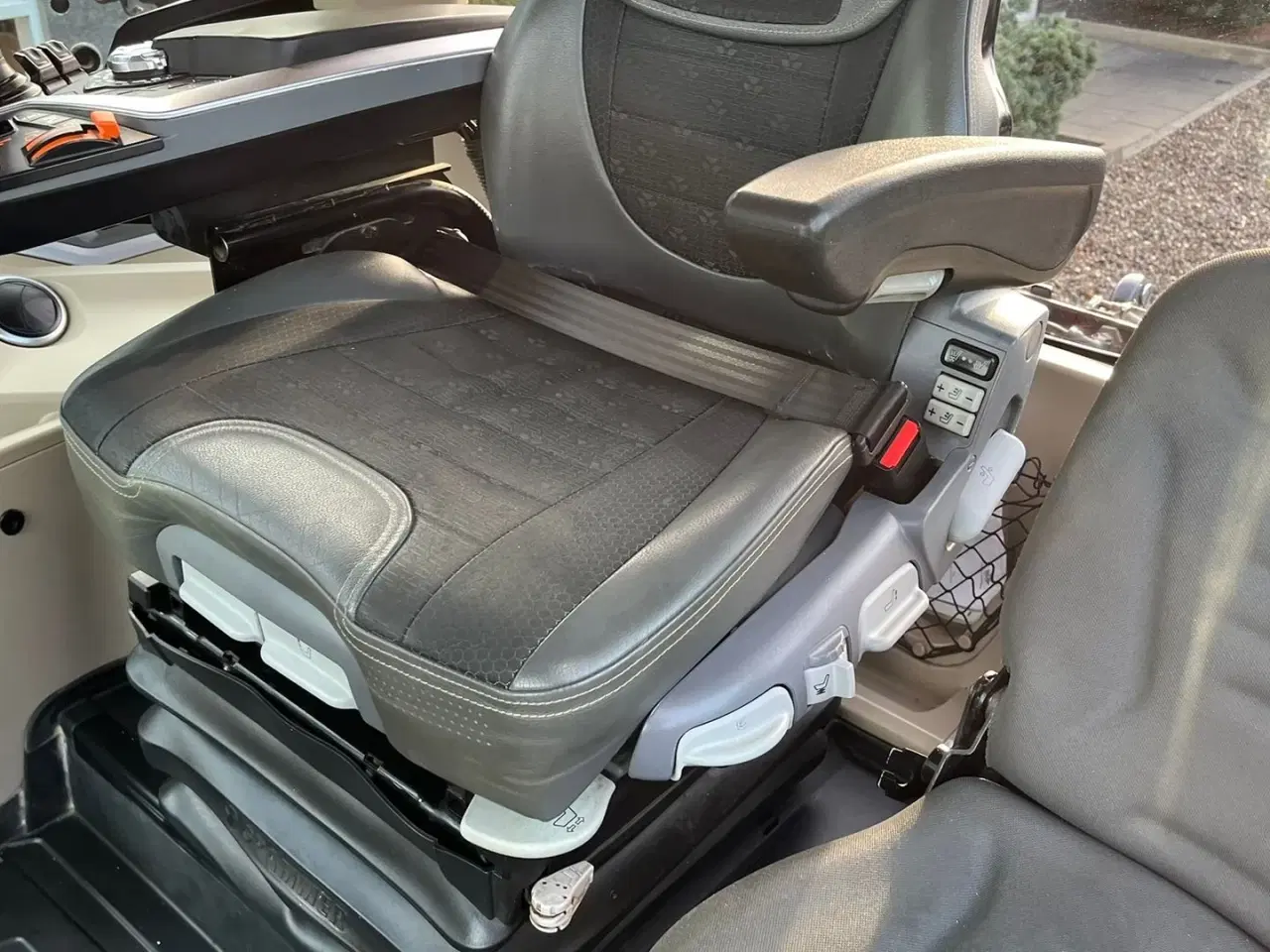 Billede 8 - Massey Ferguson 8S.245 Med stor frontlæsser. Dyna 7 Efficient. Kan leveres med GPS anlæg på.