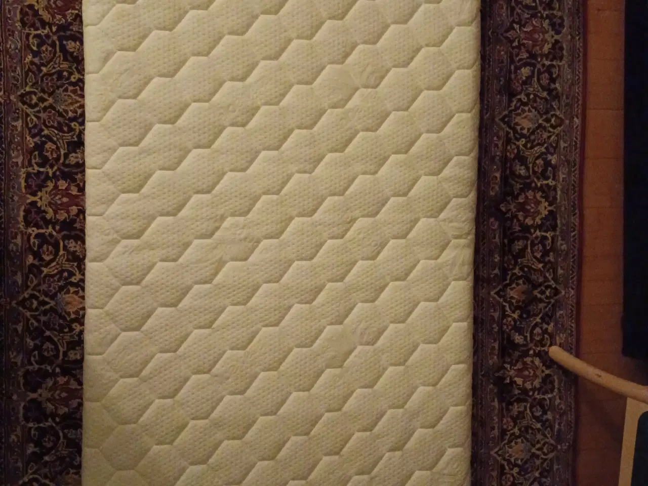 Billede 1 - En 6 cm tyk topmadras