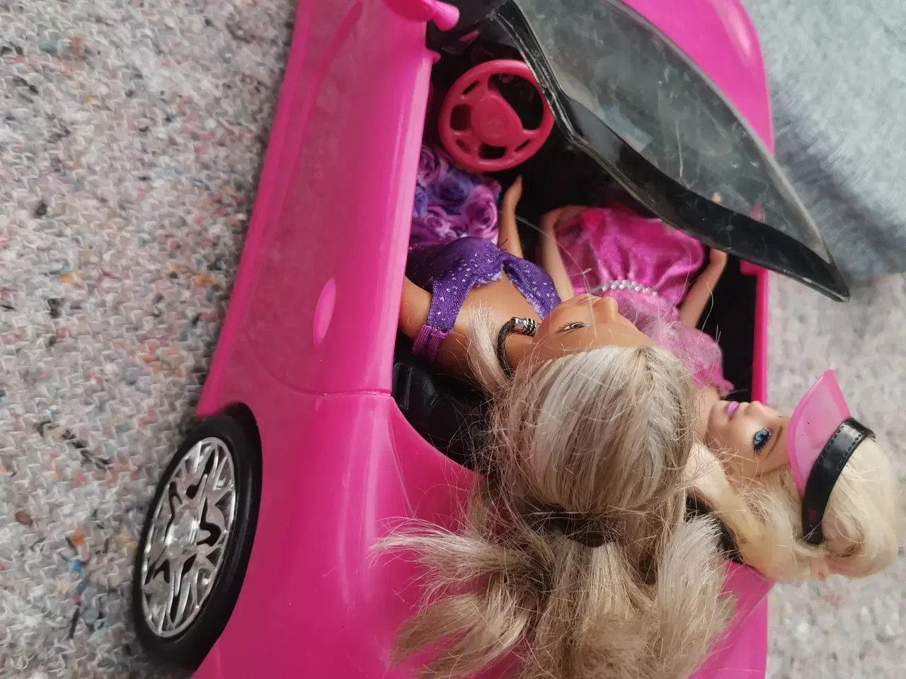 Billede 3 - Barbie Bil med alt for 5 kr