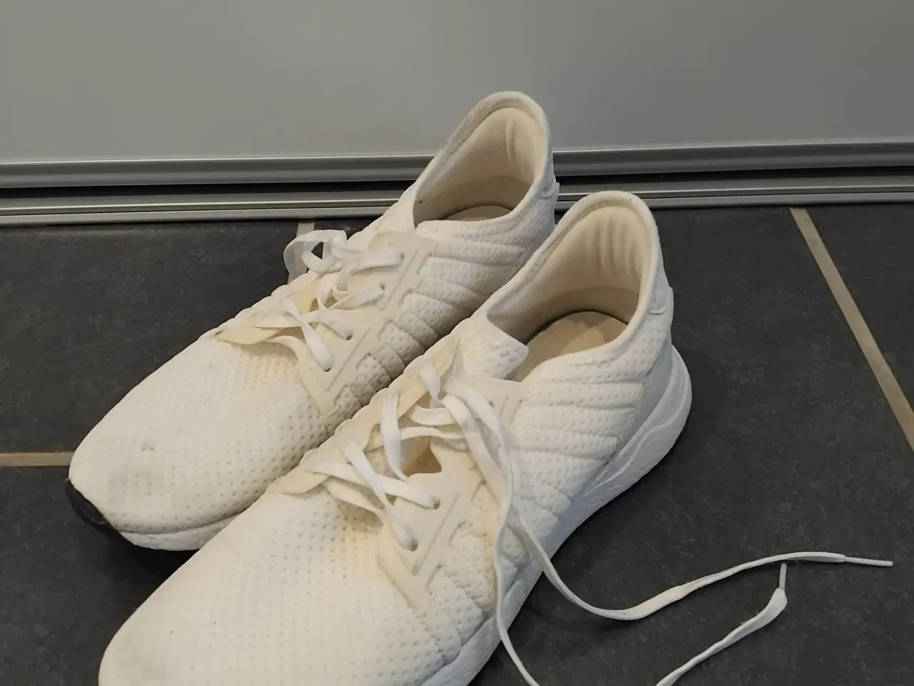 Billede 1 - Mode sneakers str.44