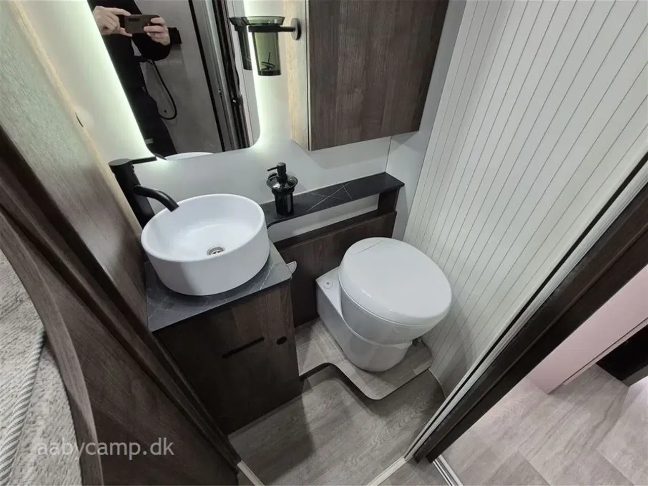 Billede 14 - 2026 - Benimar Tessoro 463   Topudstyret Familie camper
