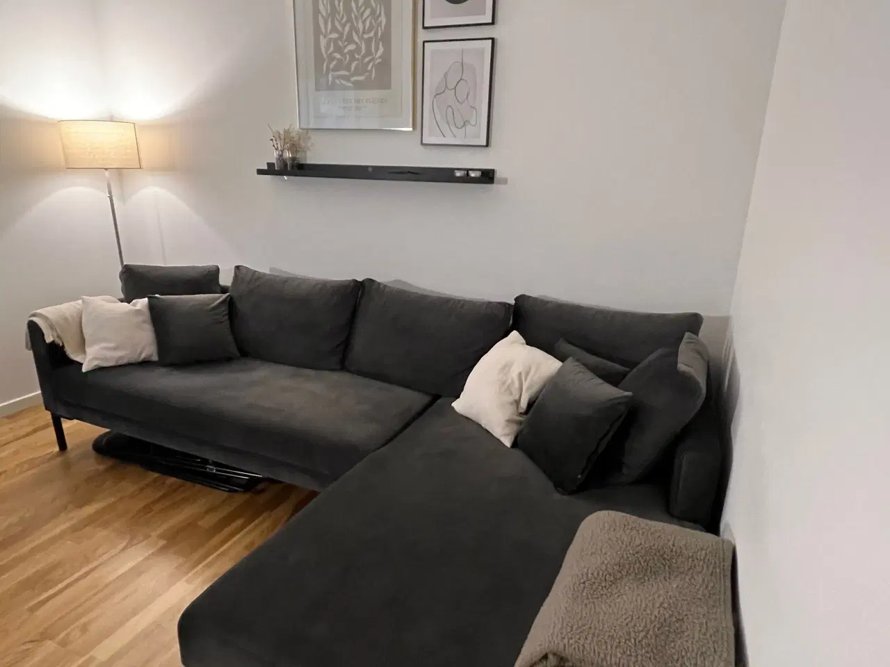 Billede 2 - Grå sofa i velour 