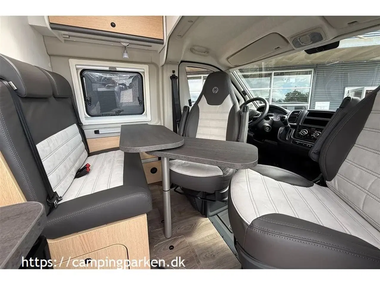 Billede 5 - 2025 - SunLight Cliff   Sunlight campervan i Adventure, under 6 meter, sort metallic, automatgear  og meget udstyr!
