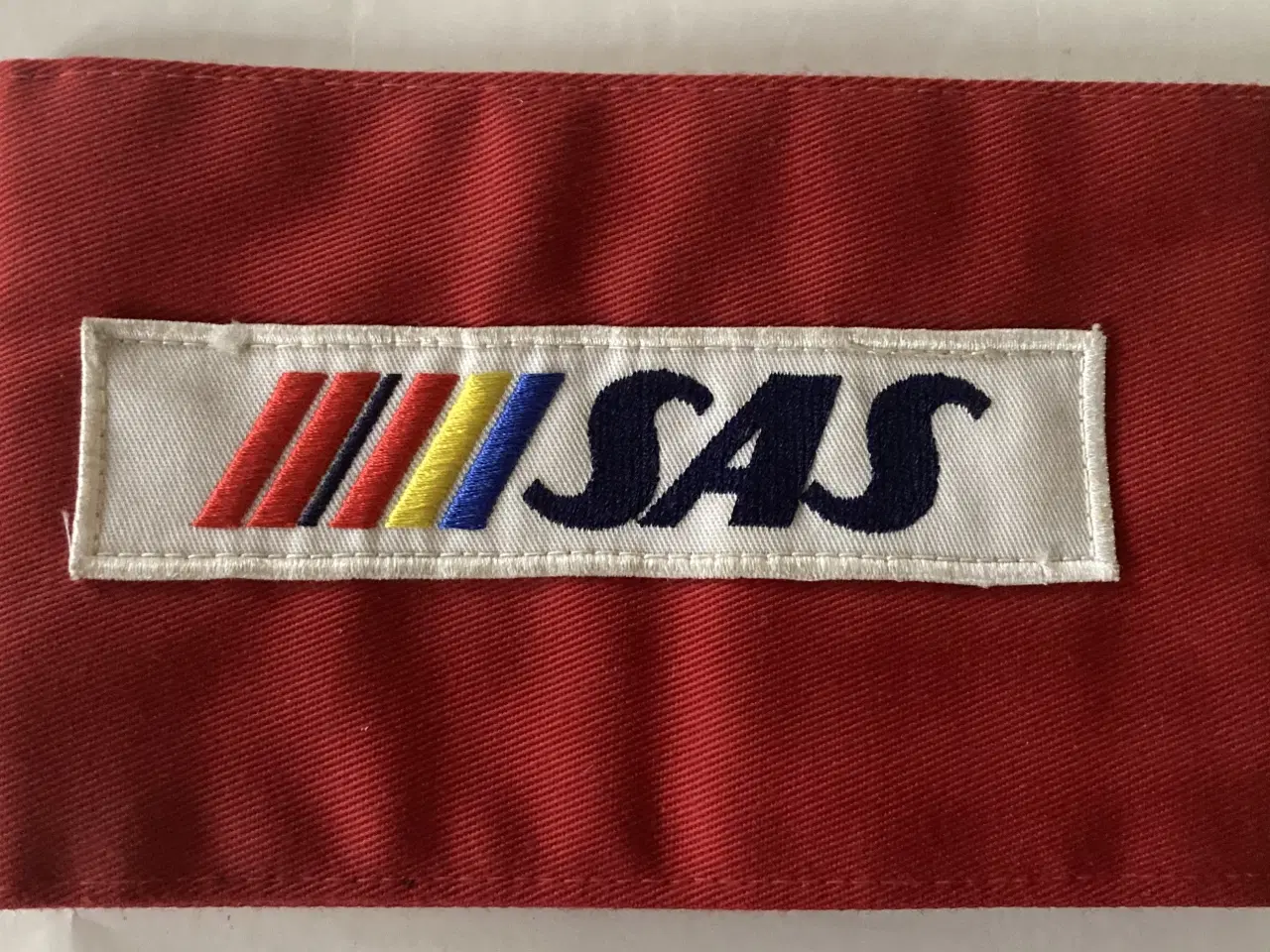 Billede 1 - Rødt armbind Flyselskab SAS (Loadmaster)