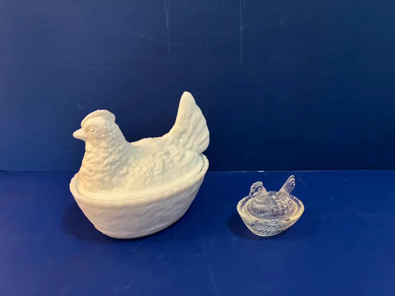 Billede 1 - TO GLASHØNS “PÅ REDE”