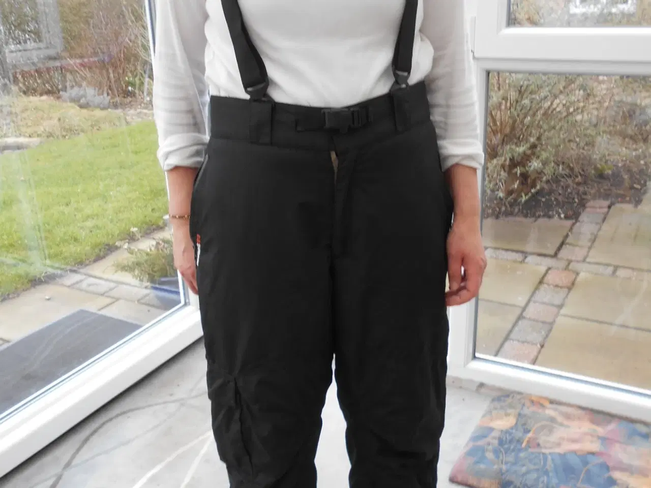 Billede 1 - Skibukser, Didriksen str. 44