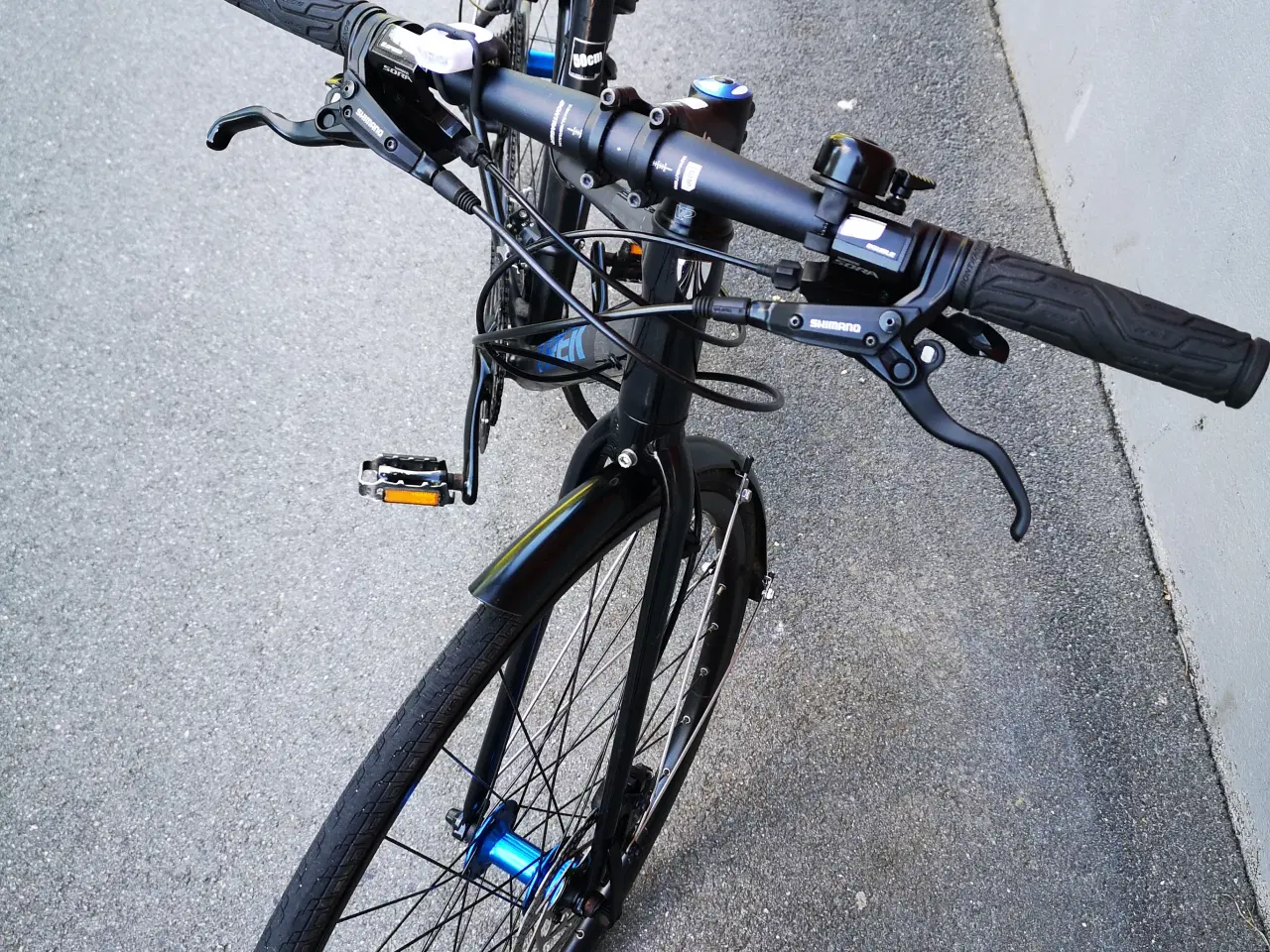 Billede 2 - Cykel Trek Zektor 2 Stagger Black 2018 Hybrid bike