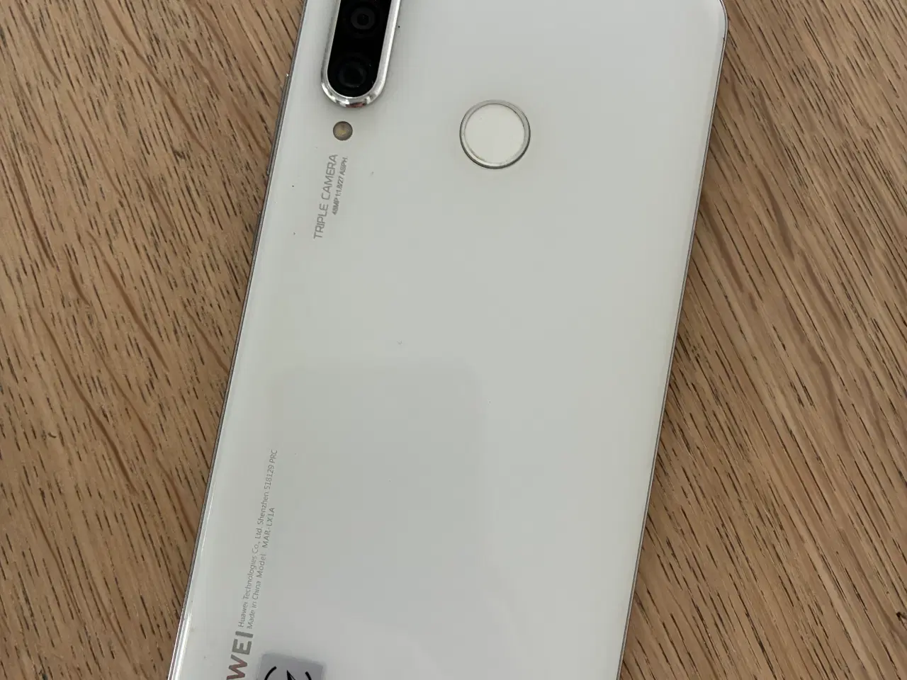 Billede 2 - Velholdt hvid Huawei P30 lite